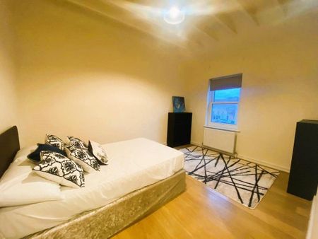 4 bedroom terraced house to rent - Photo 2