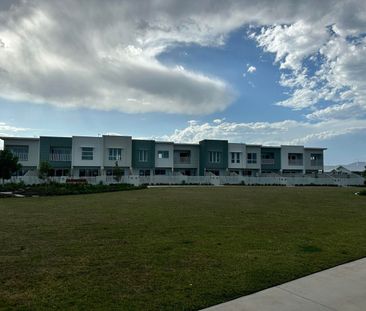 Low maintenance terrace home overlooking park - Photo 3