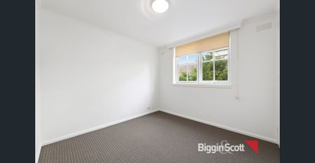 LARGE TWO BEDROOM HOUSE IN THE HEART OF EAST MELBOURNE - Photo 3