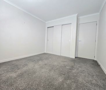 Beautiful Three-Bed, Two-Bath Home in Otumoetai - Otumoetai - Photo 2