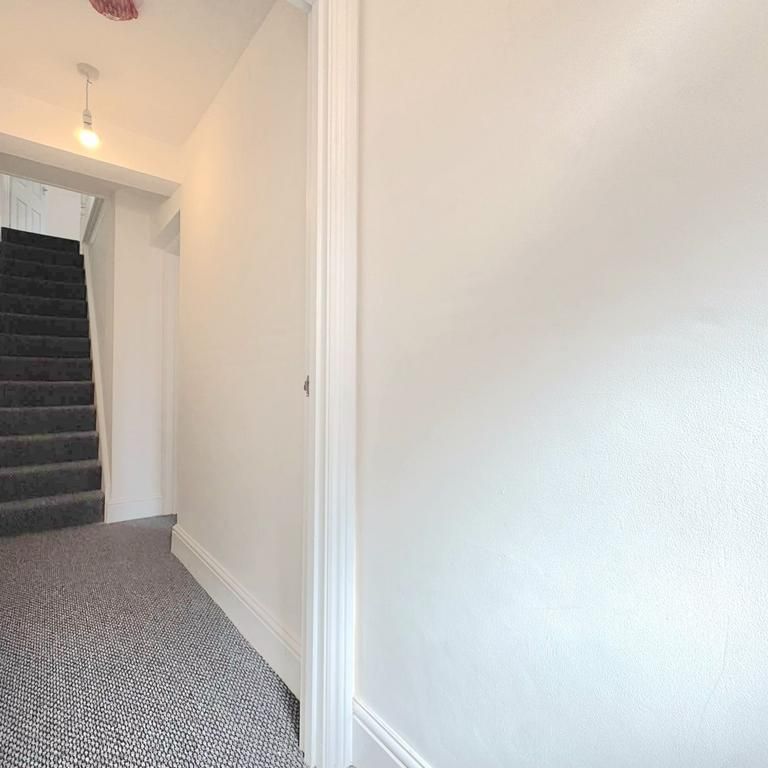 3 bedroom end of terrace house to rent - Photo 1