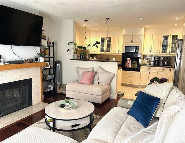 2bd/1ba Spacious Condo for rent in Beltline | 106 - 1111 13 Ave SW, Calgary - Photo 1