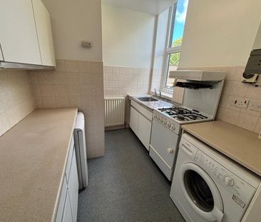Studio Flat, Otley Road, LS16 - Photo 5