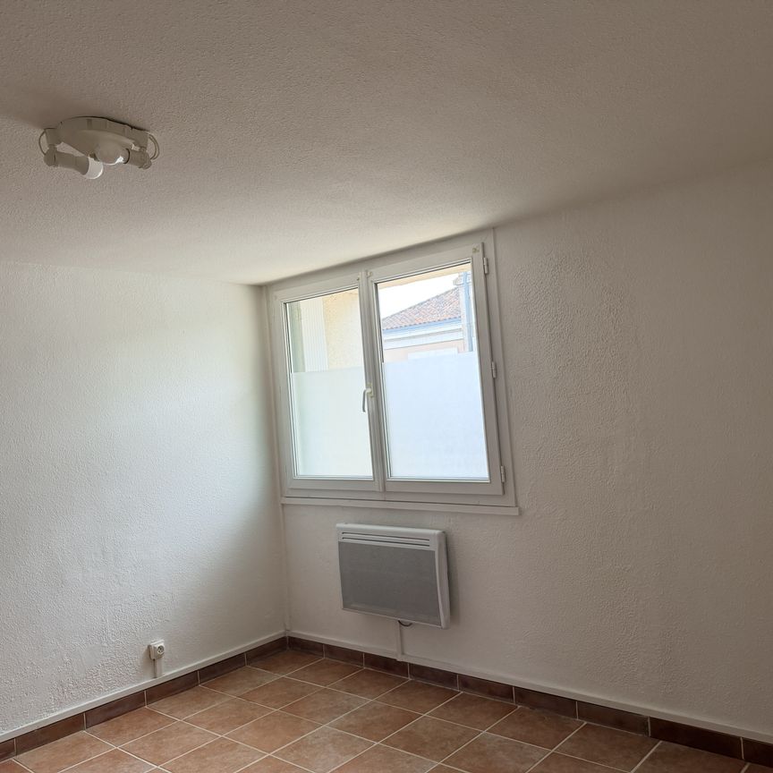 Location Appartement 2 pièces 36m² LA ROCHE CHALAIS 24490 - Photo 1