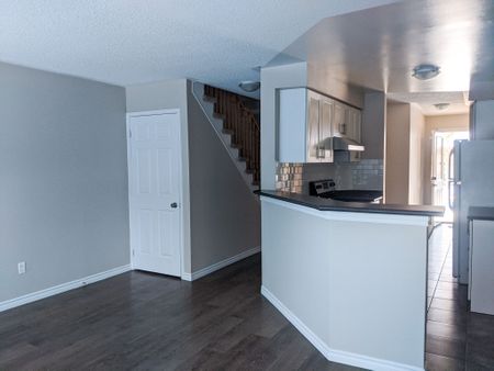For Lease - 4600 Kimbermount Avenue Unit# 44, Mississauga, Ontario - Photo 5