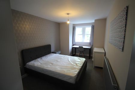 3 bedroom apartment to rent - Photo 3