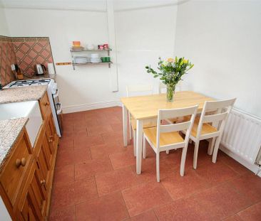 2 bedroom semi-detached house to rent - Photo 5