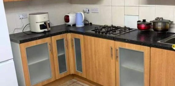 Room in a Shared House, Erskine Crescent, N17 - Photo 2