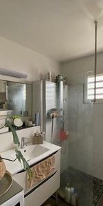 Location Appartement 2 pièces 44m² TERRE SAINTE 97410 - Photo 3