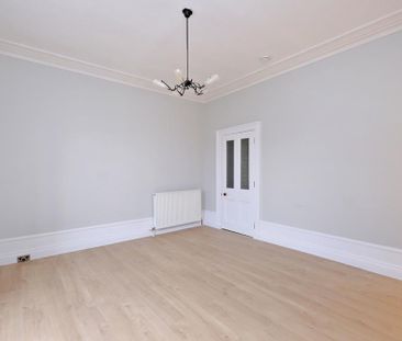 3 bedroom flat to rent - Photo 5