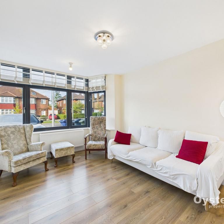 3 bedroom flat to rent - Photo 1