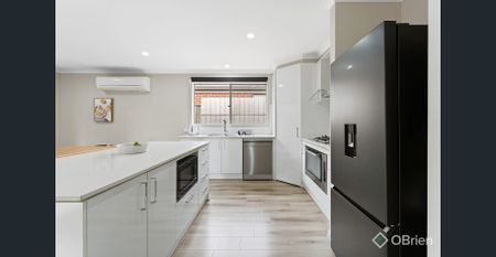 Elegant Family Home for Lease in Beaconsfield - Photo 3