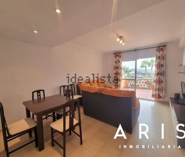 Alquiler de chalet adosado en Centro - Photo 1