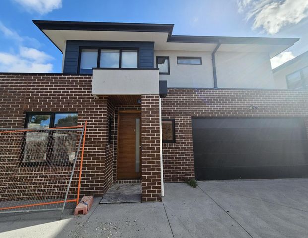 Brand New 3 Bedroom Townhouse - Photo 1