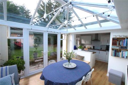 2 bedroom bungalow to rent - Photo 3