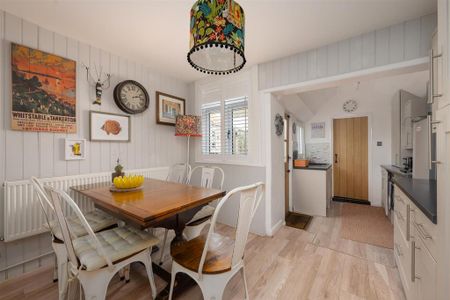 4 bedroom semi-detached house to rent - Photo 2