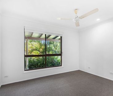 Lovely Family Home in Leafy Surrounds - Photo 4