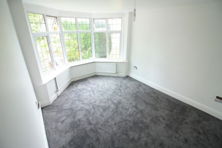 The Valley, Leeds, LS17 - Photo 3