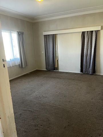 Sunny 3-Bedroom Home in Papatoetoe Available Now - Photo 3
