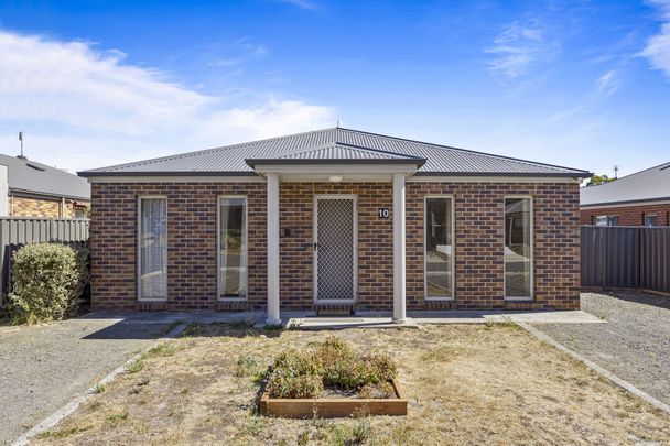 10 Jemacra Place, Mount Clear - Photo 1