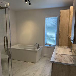 Grand 5 1/2 avec petit cours priver - Photo 2