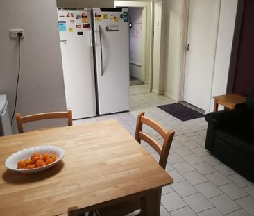 6-bedroom shared house / townhouse, Crozier Avenue - Photo 6