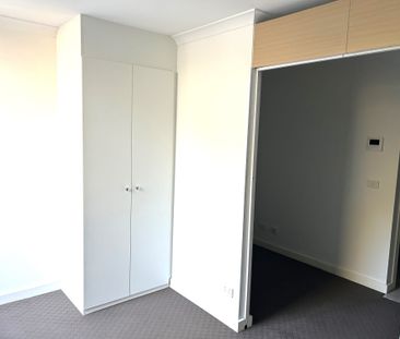 Convenient Low Maintenance 1 Bedroom Apartment in Prime Location! - Photo 6