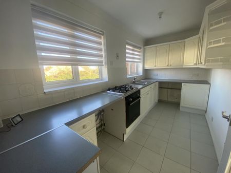2 bedroom maisonette to rent - Photo 2