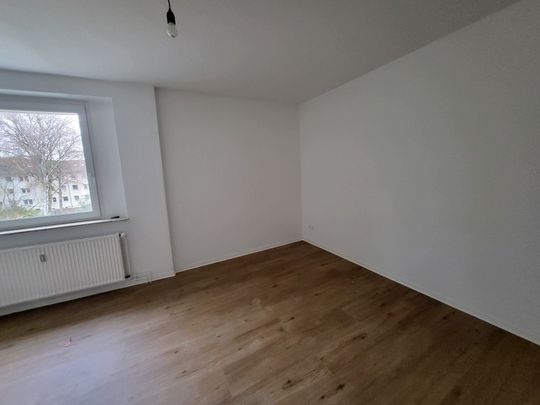 SEMMELHAACK: Erstbezug! Sanierte 4-Zimmer Wohnung mit Balkon! - Photo 1