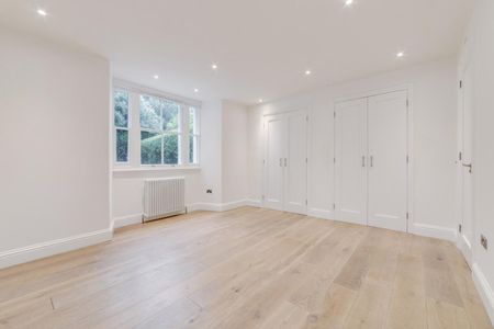 3 bedroom flat in Hampstead - Photo 4