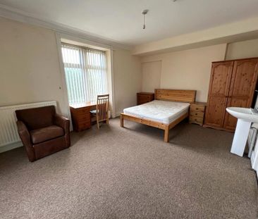 6 bedroom house to rent - Photo 4