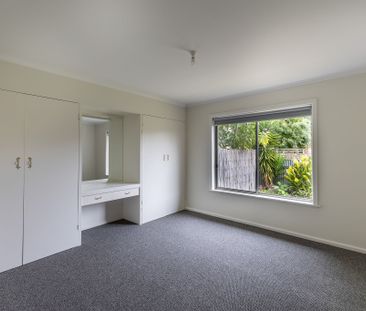 Comfortable Three Bedroom Unit - Photo 6
