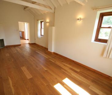 3 bedroom barn conversion to rent - Photo 1