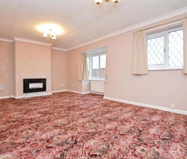 2 bedroom detached bungalow to rent - Photo 2