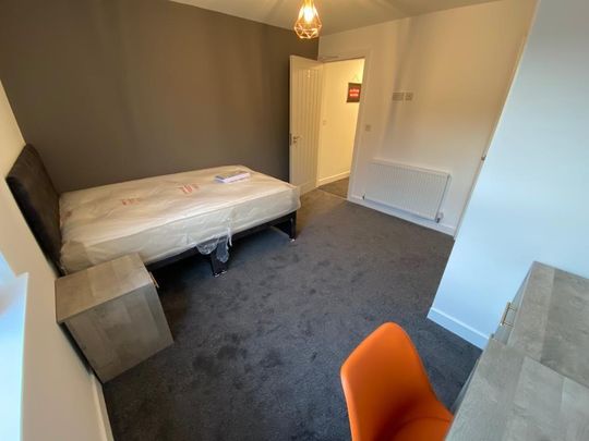 5 bedroom terraced house to rent - Photo 1