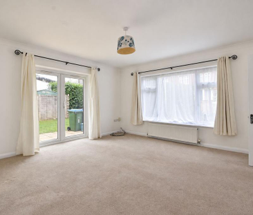 4 bedroom end of terrace house to rent - Photo 4