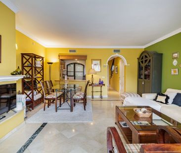 2 Bedroom Townhouse For Rent in Los Arqueros, Málaga - Photo 4