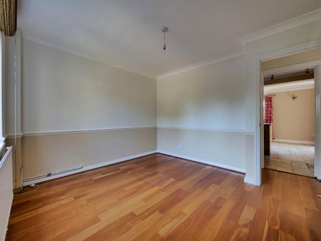 5 bedroom detached house to rent - Photo 2