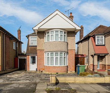 Chester Drive, Harrow - Photo 2