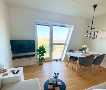 Indflytningsklar lejlighed med lys og rolig atmosfære - Photo 3