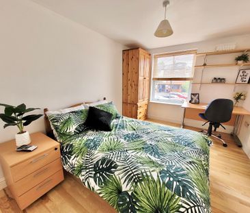 2 Bedrooms, 14 Willowbank Mews Flat 3 – Student Accommodation Coventry - Photo 3