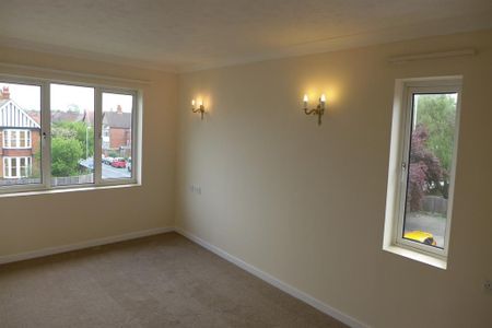 1 bedroom retirement property to rent - Photo 2