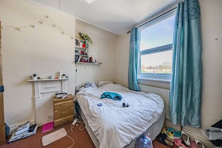 6 bedroom terraced house to rent - Photo 5