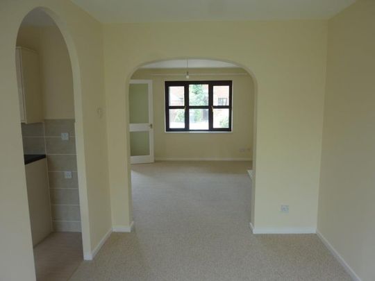 3 bedroom end of terrace house to rent - Photo 1