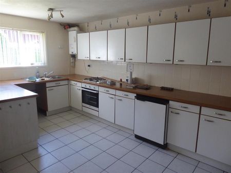 3 bedroom terraced house to rent - Photo 5