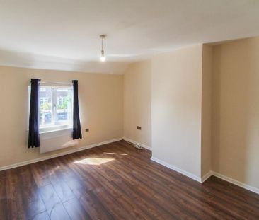 2 bedroom end of terrace house to rent - Photo 4