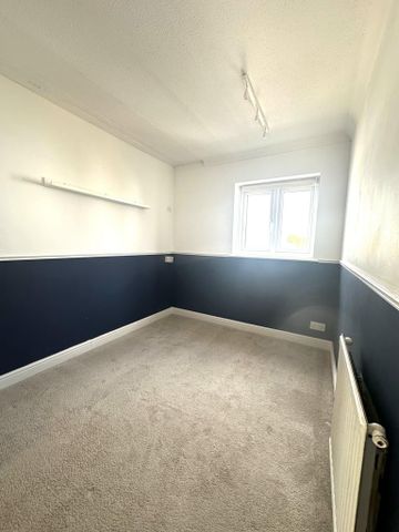 4 bedroom terraced house to rent - Photo 3