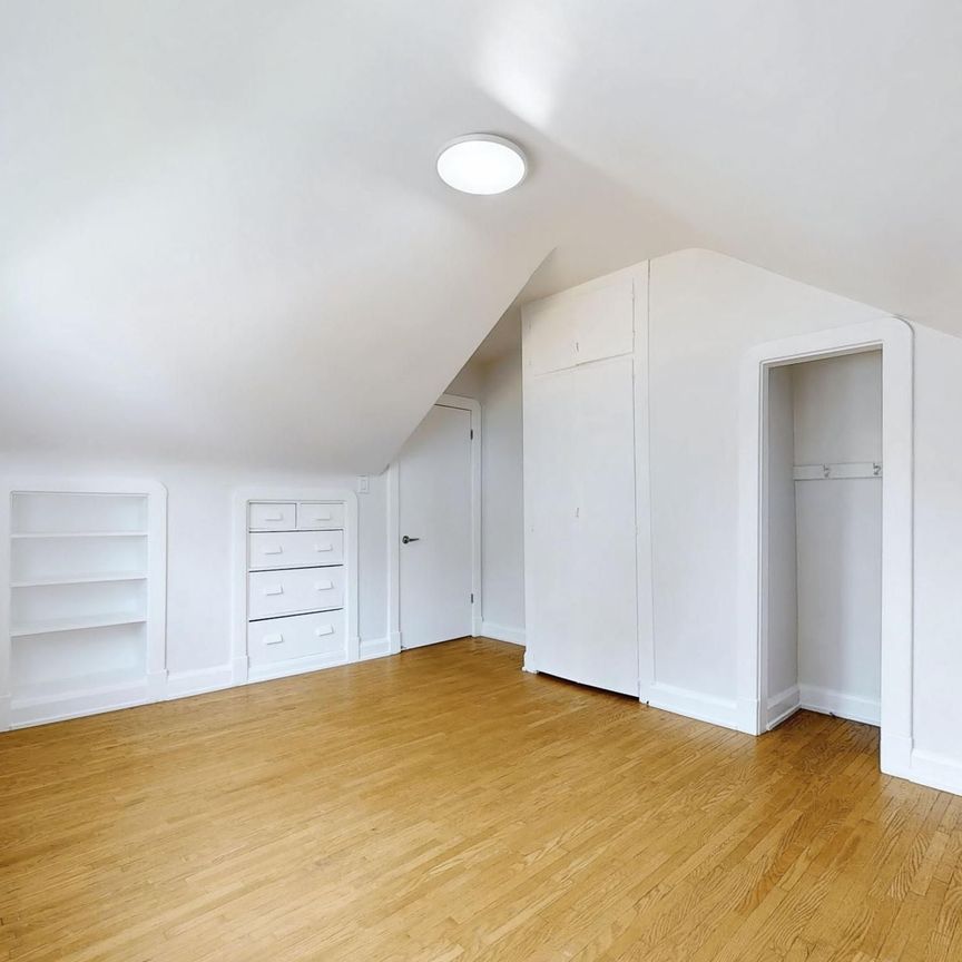 For Lease - 668 Scarlett Road, Toronto, Ontario - Photo 1