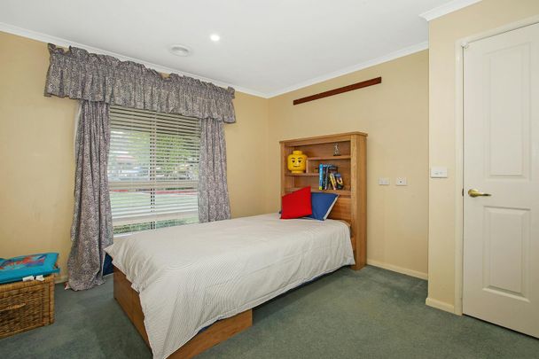 Executive Golf Course Residence in Prime Wodonga Location - Photo 1
