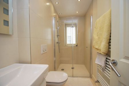 Sutcliffe House, London Road, Bath - Photo 2